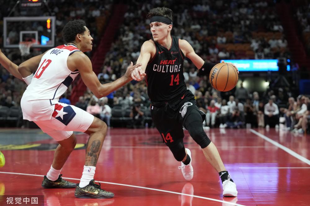 对镜头时的 对镜头时的