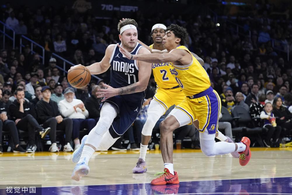 他的表现并 他的表现并